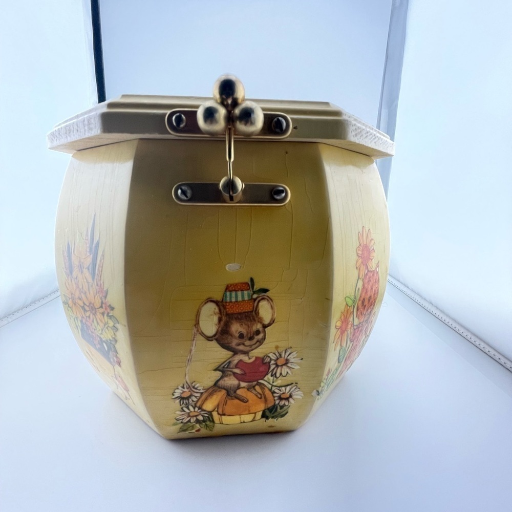 Vintage Holly Hobbie (Type) Lined Basket Purse Handbag, W Bakelite ?Hand…​​​​​ - Picture 7 of 10
